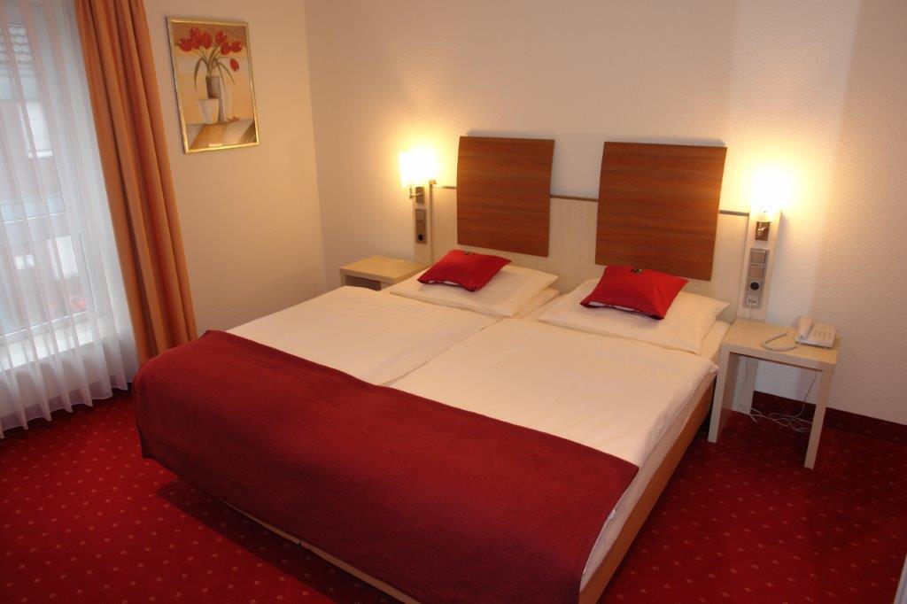 Hotel Restaurant Struemper Hof Meerbusch Exteriör bild